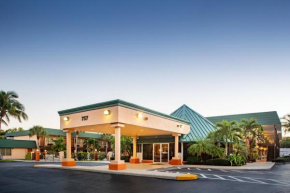 Отель Super 8 North Palm Beach  Север Палм-Бич
